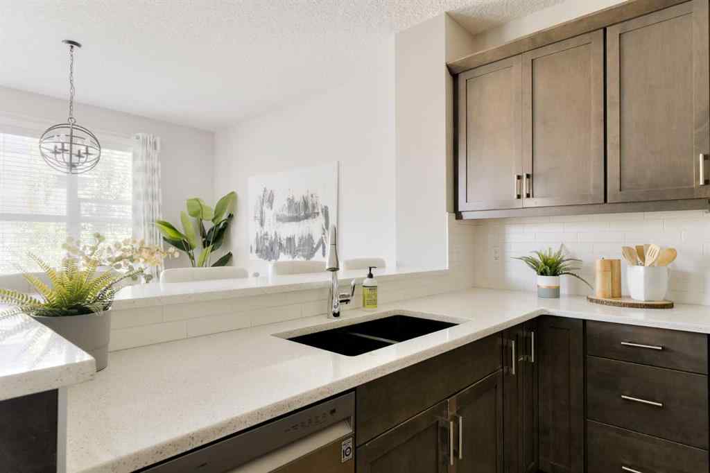 MLS® A2261620 - 49 Sunset Manor  in Sunset Ridge Cochrane, Residential