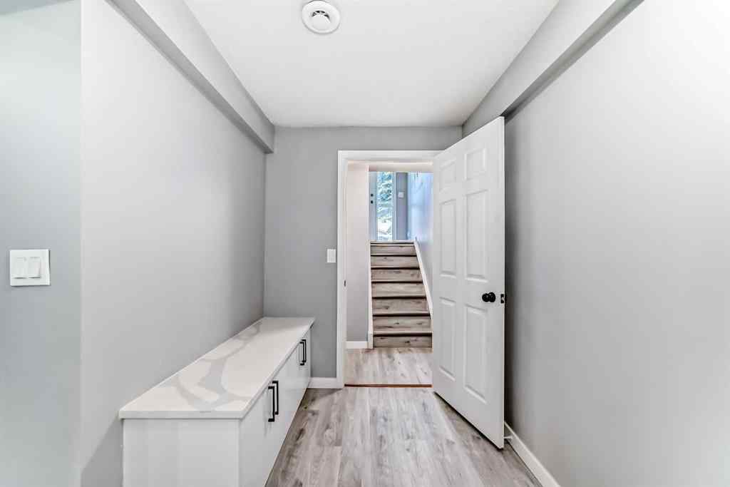 MLS® A2261623 - 77 Shawfield Way SW in Shawnessy Calgary, Residential