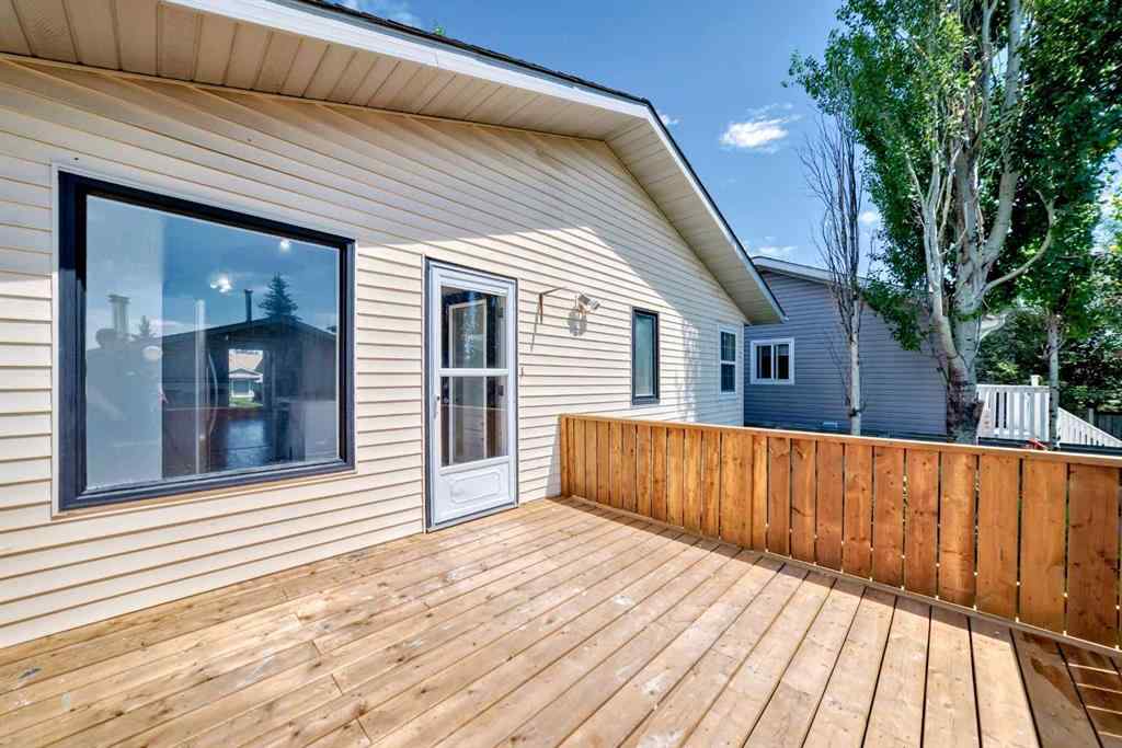 MLS® A2261623 - 77 Shawfield Way SW in Shawnessy Calgary, Residential