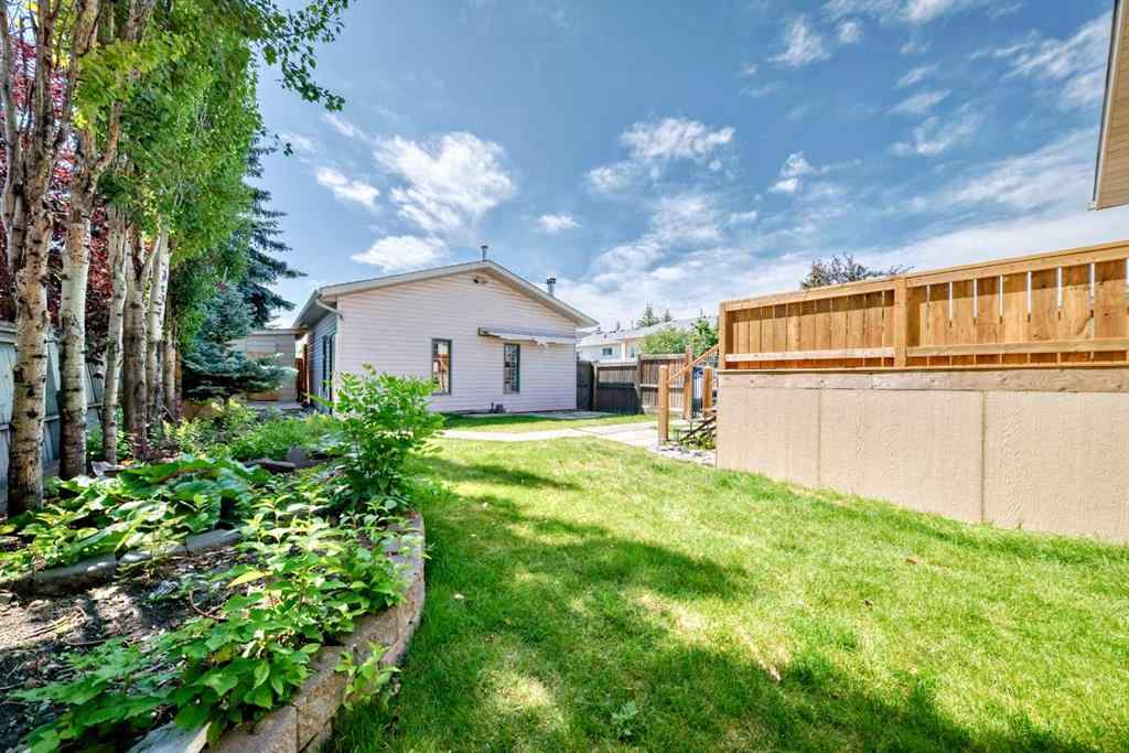 MLS® A2261623 - 77 Shawfield Way SW in Shawnessy Calgary, Residential