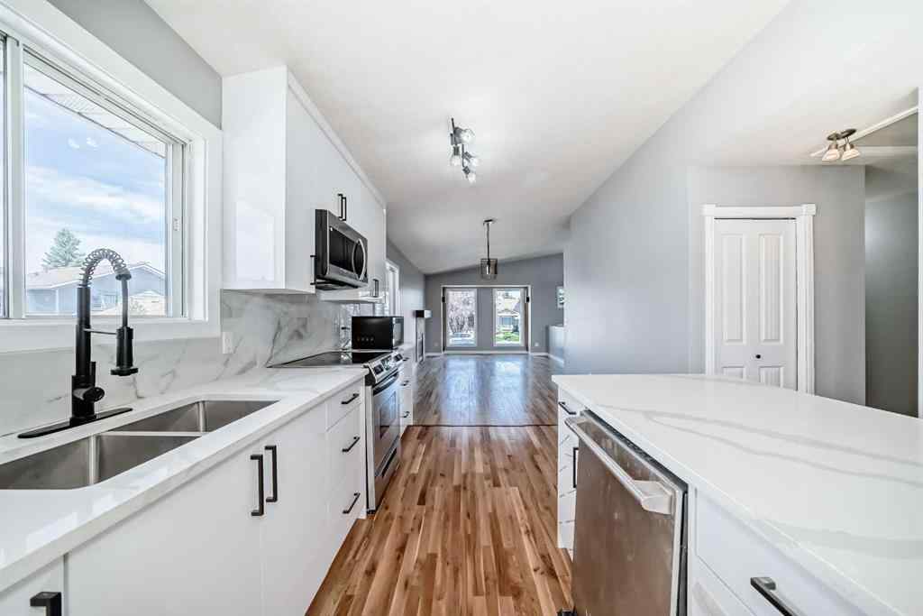 MLS® A2261623 - 77 Shawfield Way SW in Shawnessy Calgary, Residential