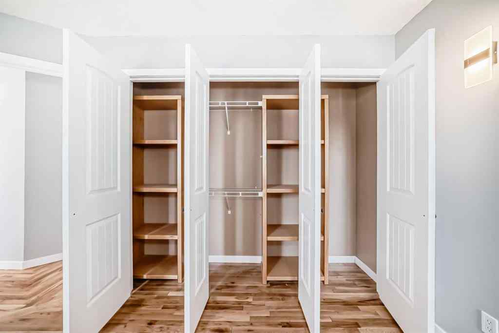 MLS® A2261623 - 77 Shawfield Way SW in Shawnessy Calgary, Residential