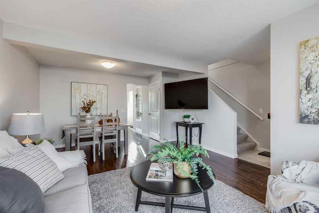 MLS® A2261626 - 292 Falton Drive NE in Falconridge Calgary, Residential