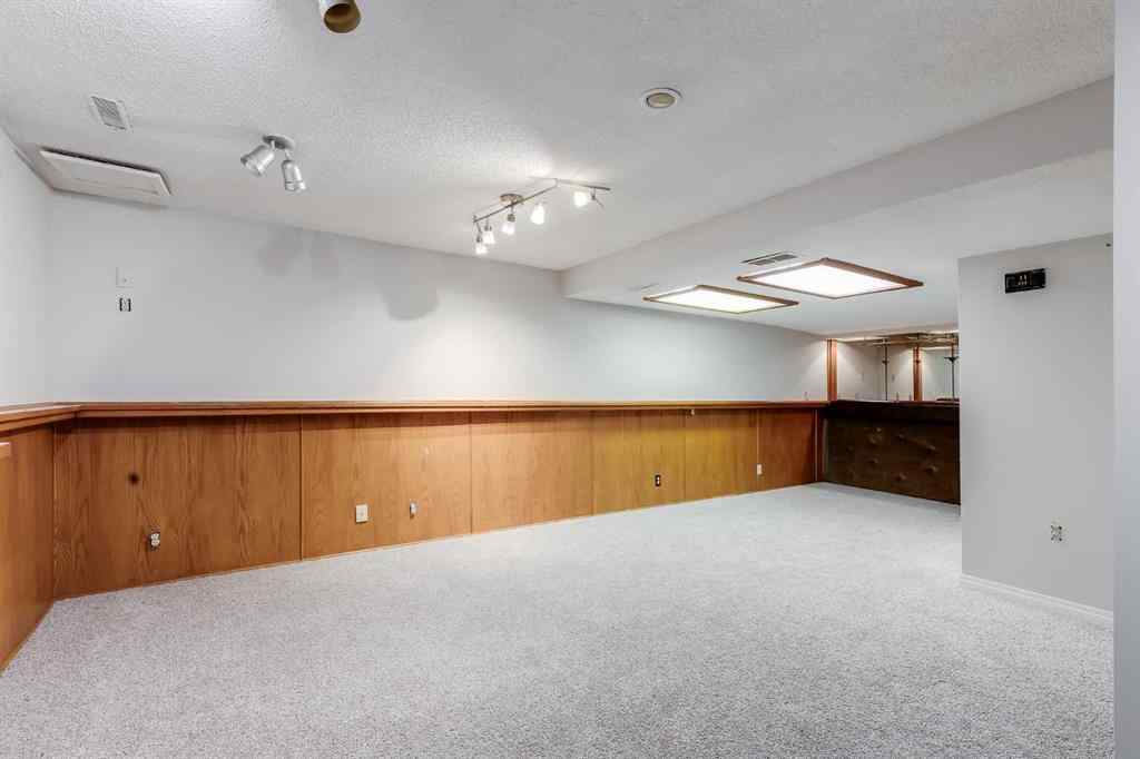 MLS® A2261626 - 292 Falton Drive NE in Falconridge Calgary, Residential