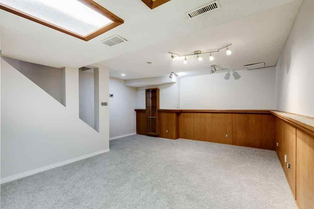 MLS® A2261626 - 292 Falton Drive NE in Falconridge Calgary, Residential