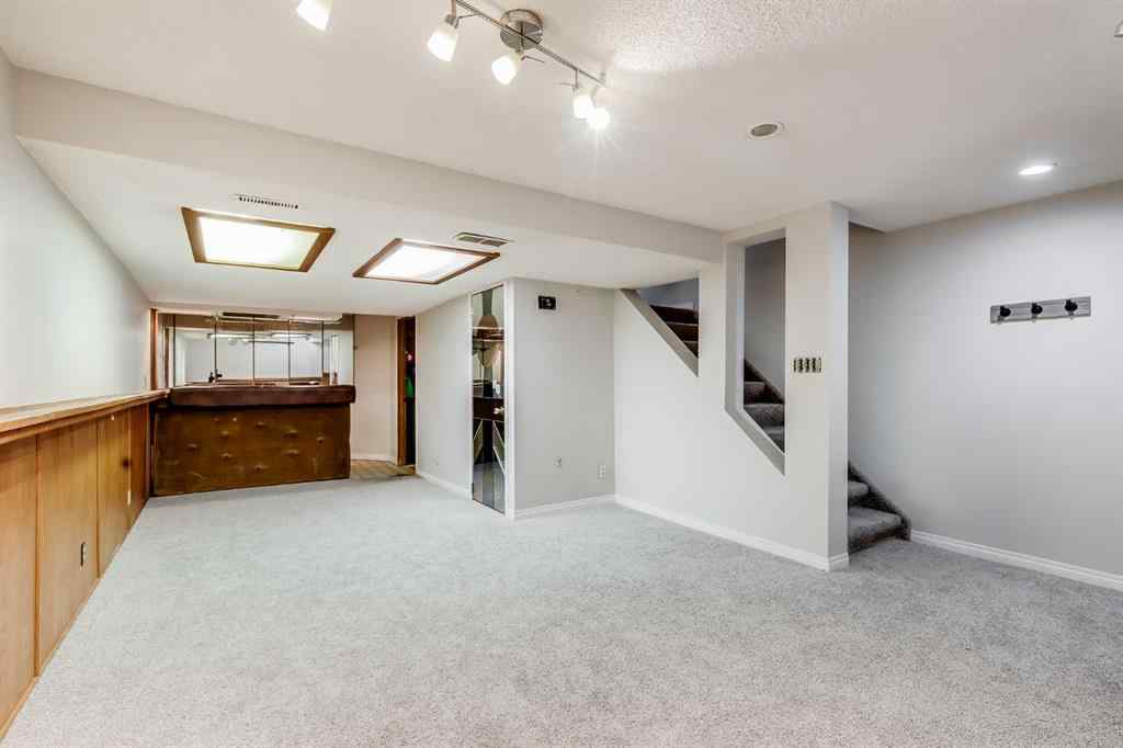 MLS® A2261626 - 292 Falton Drive NE in Falconridge Calgary, Residential
