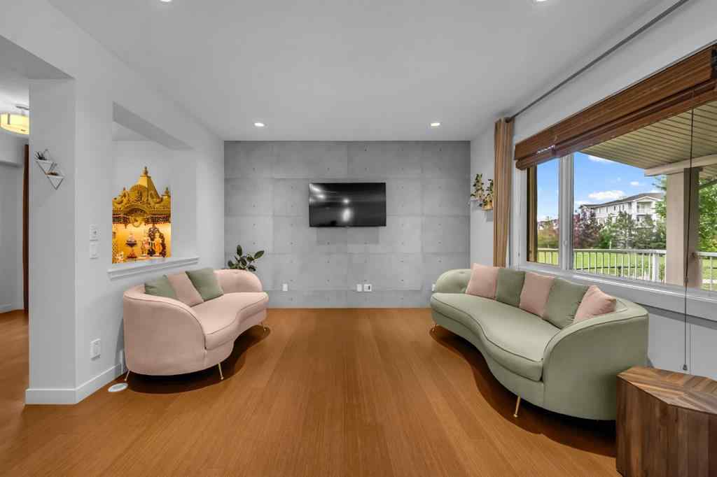 MLS® A2261633 - 233 Cranarch Common SE in Cranston Calgary, Residential