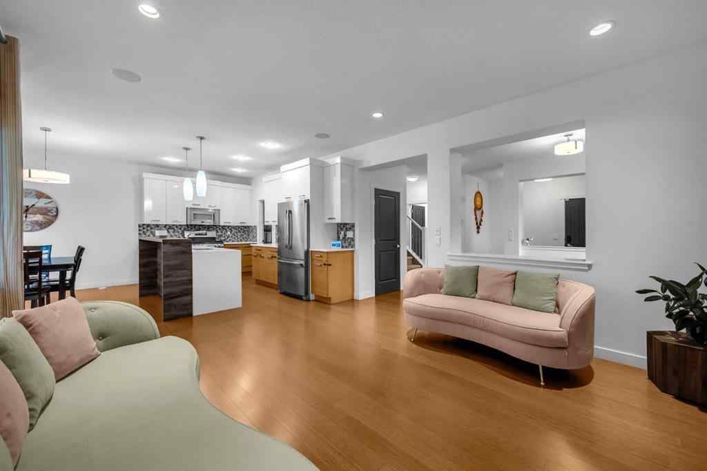 MLS® A2261633 - 233 Cranarch Common SE in Cranston Calgary, Residential