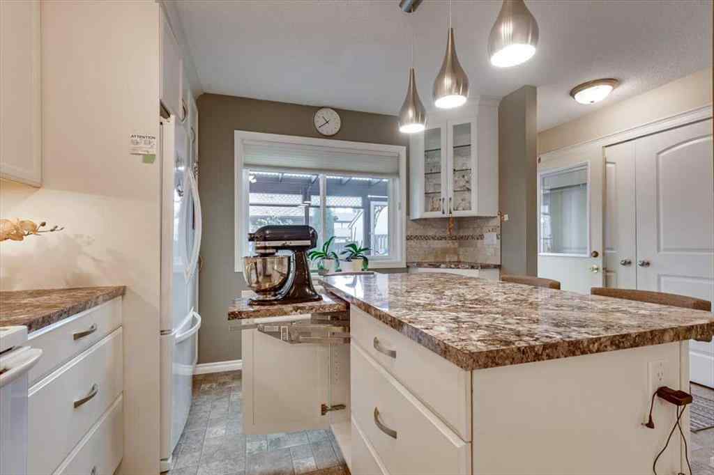 MLS® A2261639 - 4313 46A Avenue  in Parkvale Red Deer, Residential