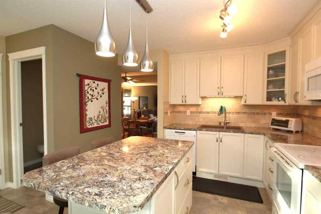 MLS® A2261639 - 4313 46A Avenue  in Parkvale Red Deer, Residential