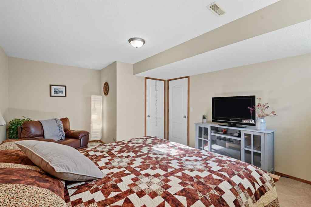 MLS® A2261650 - 79 Hillcrest Boulevard  in Hillview Estates Strathmore, Residential