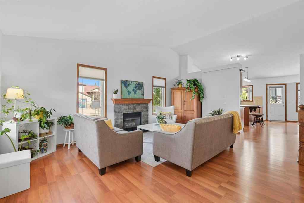 MLS® A2261650 - 79 Hillcrest Boulevard  in Hillview Estates Strathmore, Residential