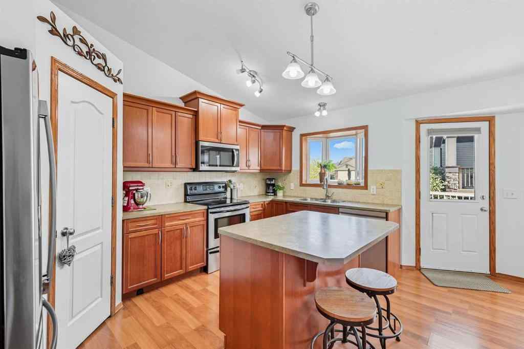 MLS® A2261650 - 79 Hillcrest Boulevard  in Hillview Estates Strathmore, Residential