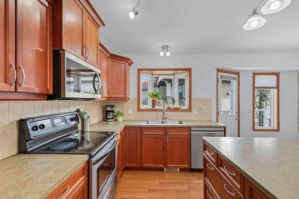 MLS® A2261650 - 79 Hillcrest Boulevard  in Hillview Estates Strathmore, Residential