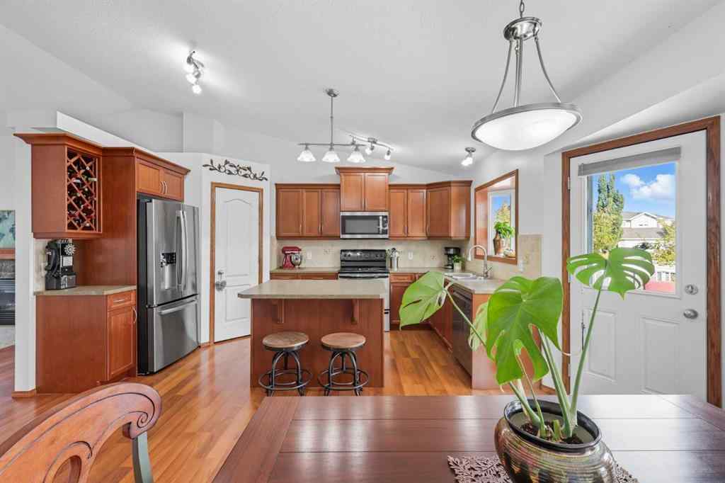 MLS® A2261650 - 79 Hillcrest Boulevard  in Hillview Estates Strathmore, Residential