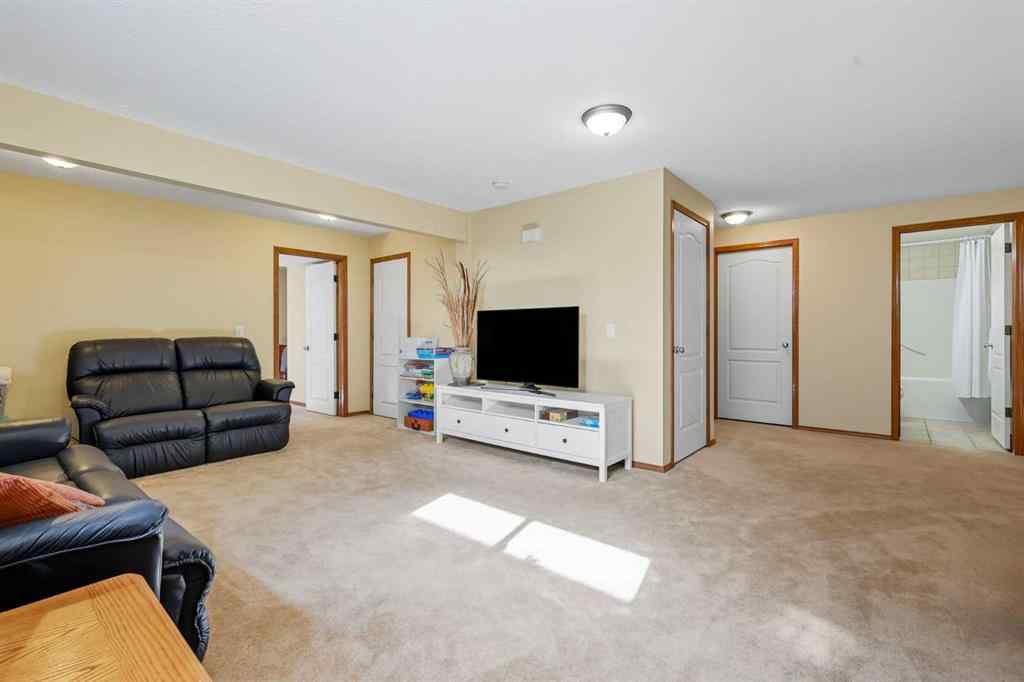 MLS® A2261650 - 79 Hillcrest Boulevard  in Hillview Estates Strathmore, Residential