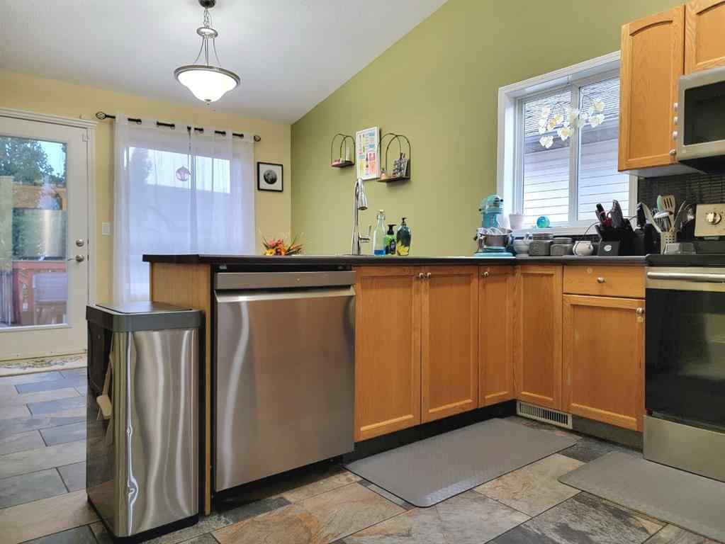 MLS® A2261651 - 44 Pinnacle Way  in Pinnacle Ridge Grande Prairie, Residential