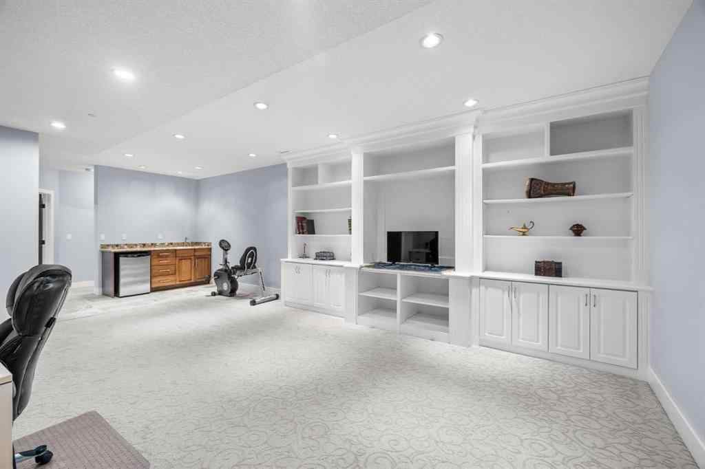 MLS® A2261657 - 120 7 Avenue NE in Crescent Heights Calgary, Residential