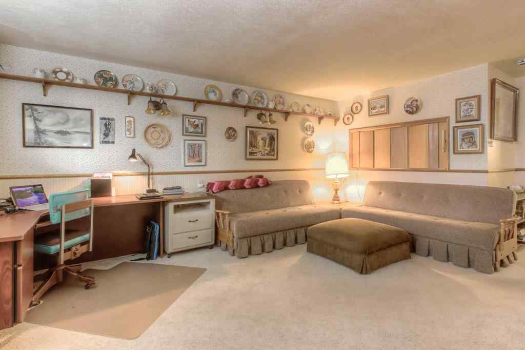 MLS® A2261667 - 82 Wedgewood Drive SW in Wildwood Calgary, Residential