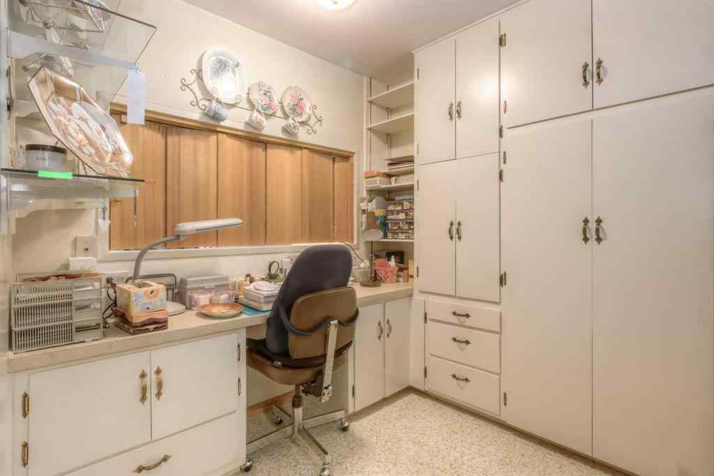 MLS® A2261667 - 82 Wedgewood Drive SW in Wildwood Calgary, Residential