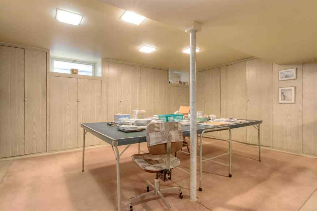 MLS® A2261667 - 82 Wedgewood Drive SW in Wildwood Calgary, Residential