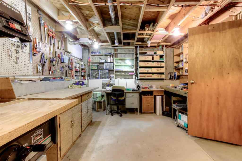 MLS® A2261667 - 82 Wedgewood Drive SW in Wildwood Calgary, Residential