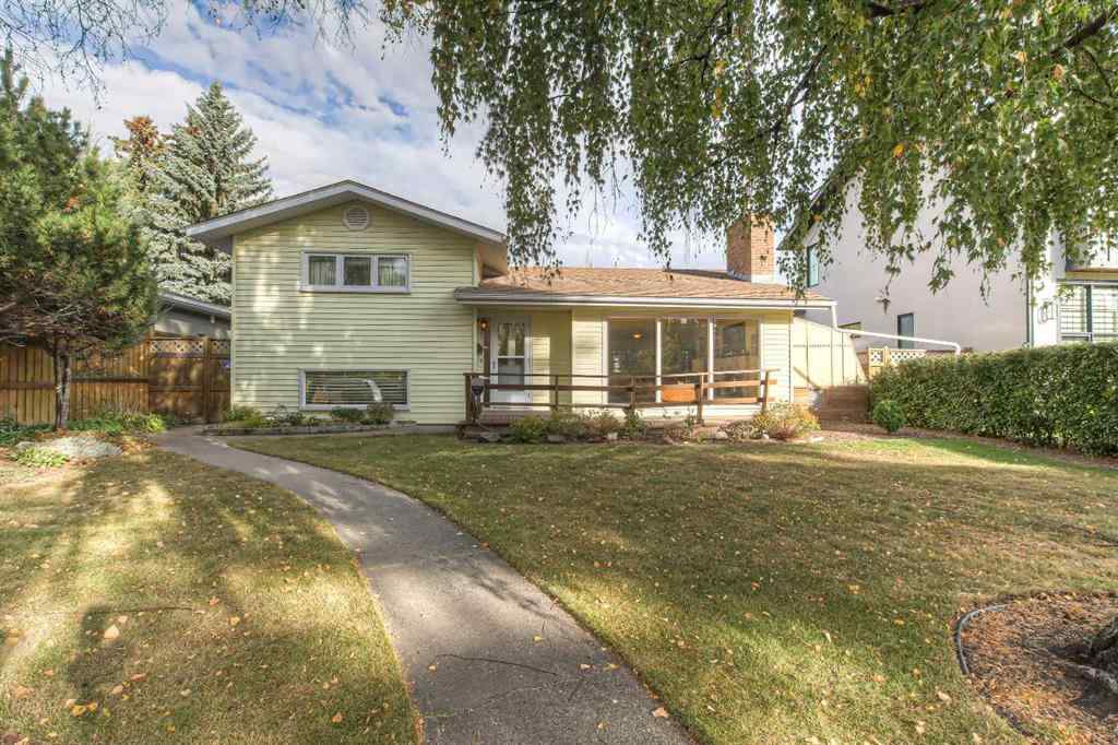 MLS® A2261667 - 82 Wedgewood Drive SW in Wildwood Calgary, Residential