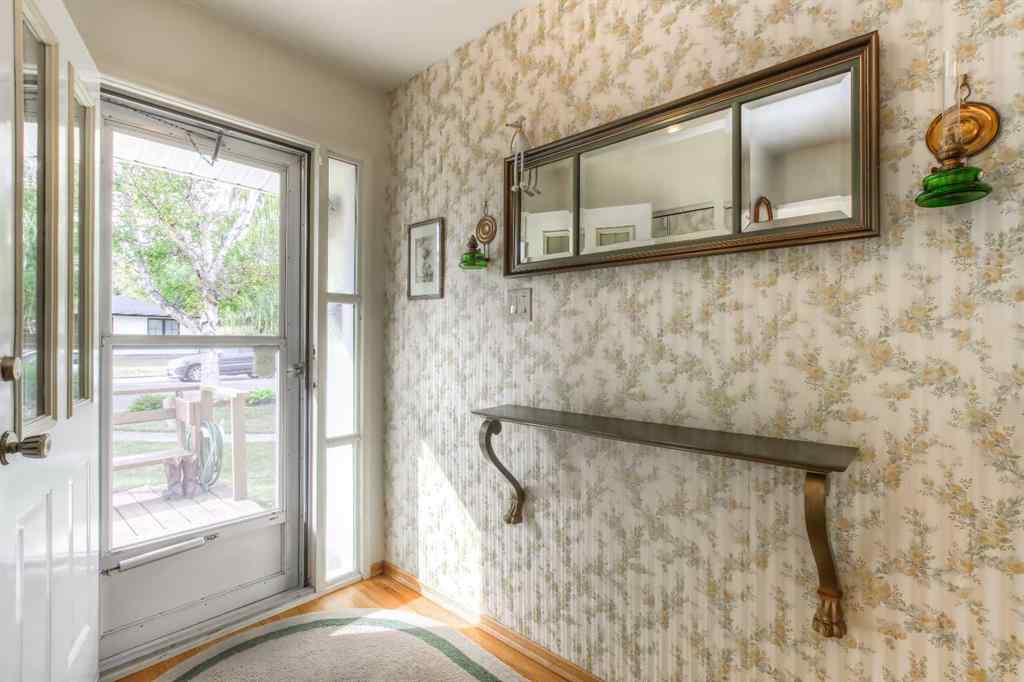 MLS® A2261667 - 82 Wedgewood Drive SW in Wildwood Calgary, Residential