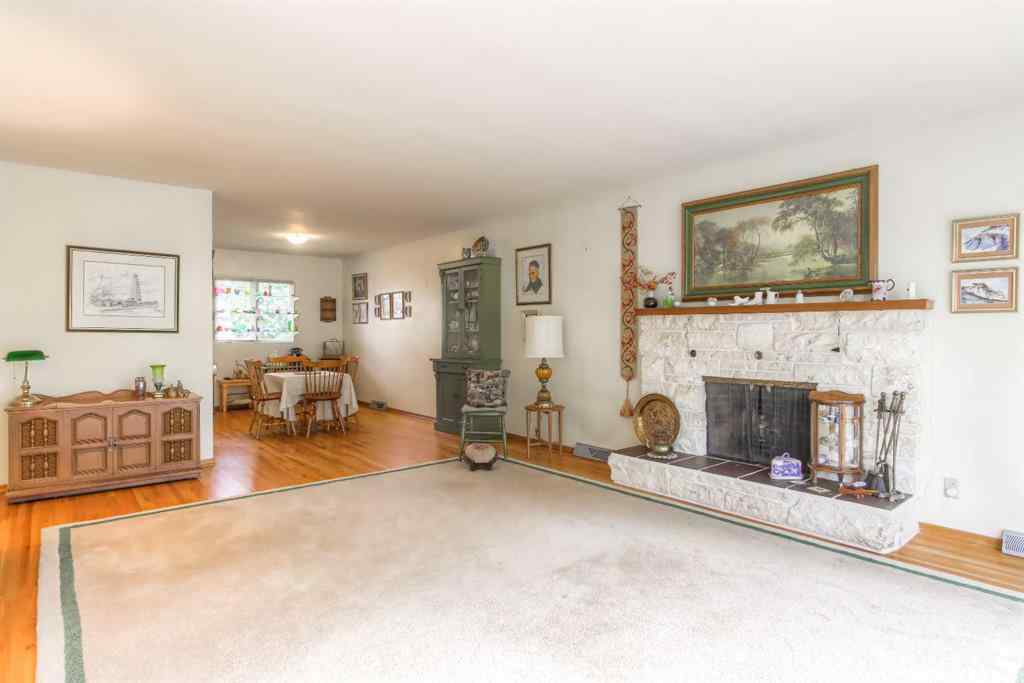 MLS® A2261667 - 82 Wedgewood Drive SW in Wildwood Calgary, Residential