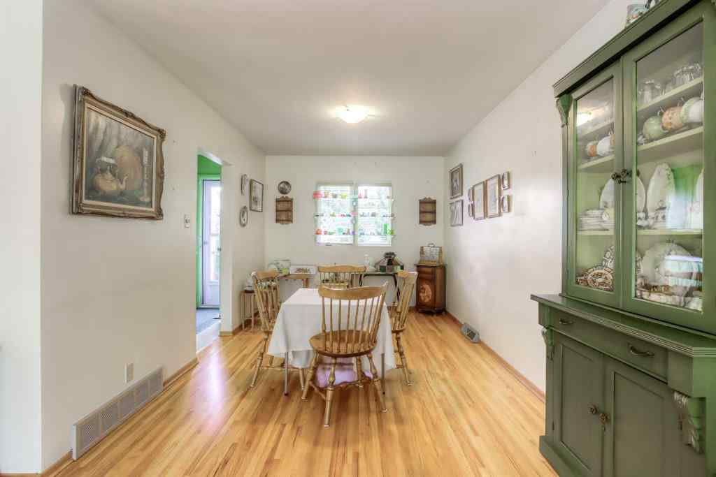 MLS® A2261667 - 82 Wedgewood Drive SW in Wildwood Calgary, Residential