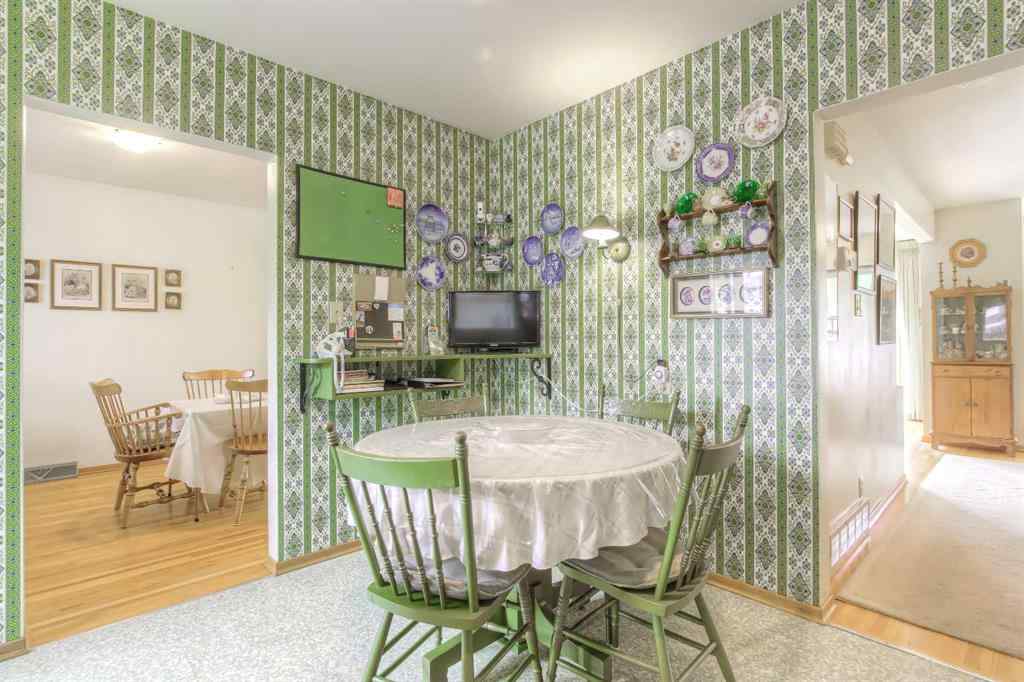 MLS® A2261667 - 82 Wedgewood Drive SW in Wildwood Calgary, Residential