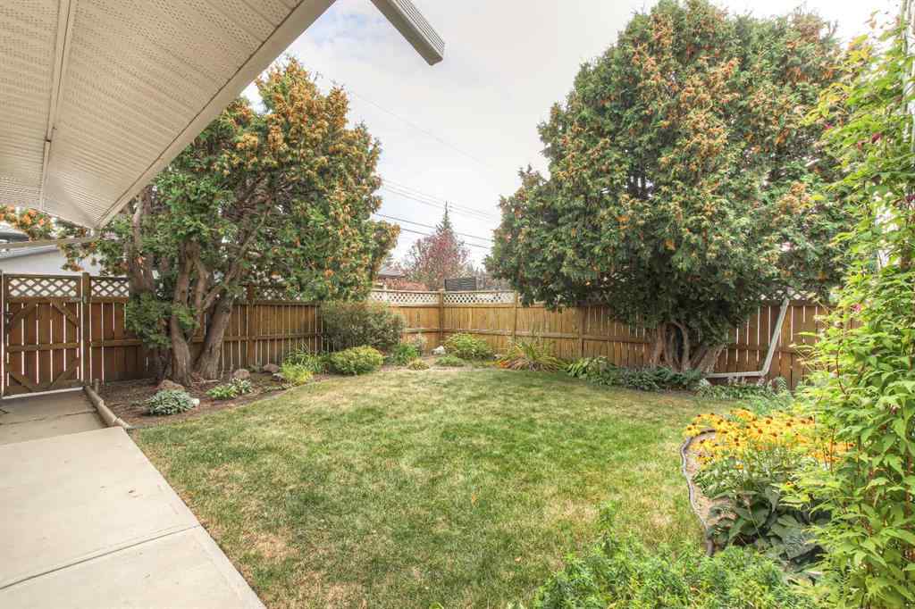 MLS® A2261667 - 82 Wedgewood Drive SW in Wildwood Calgary, Residential