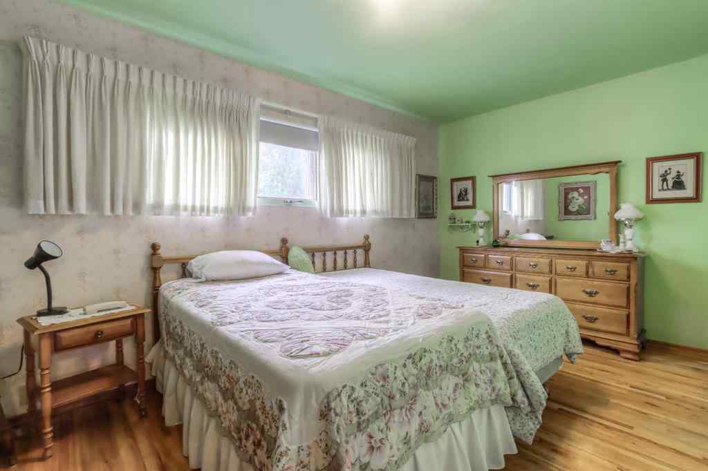 MLS® A2261667 - 82 Wedgewood Drive SW in Wildwood Calgary, Residential