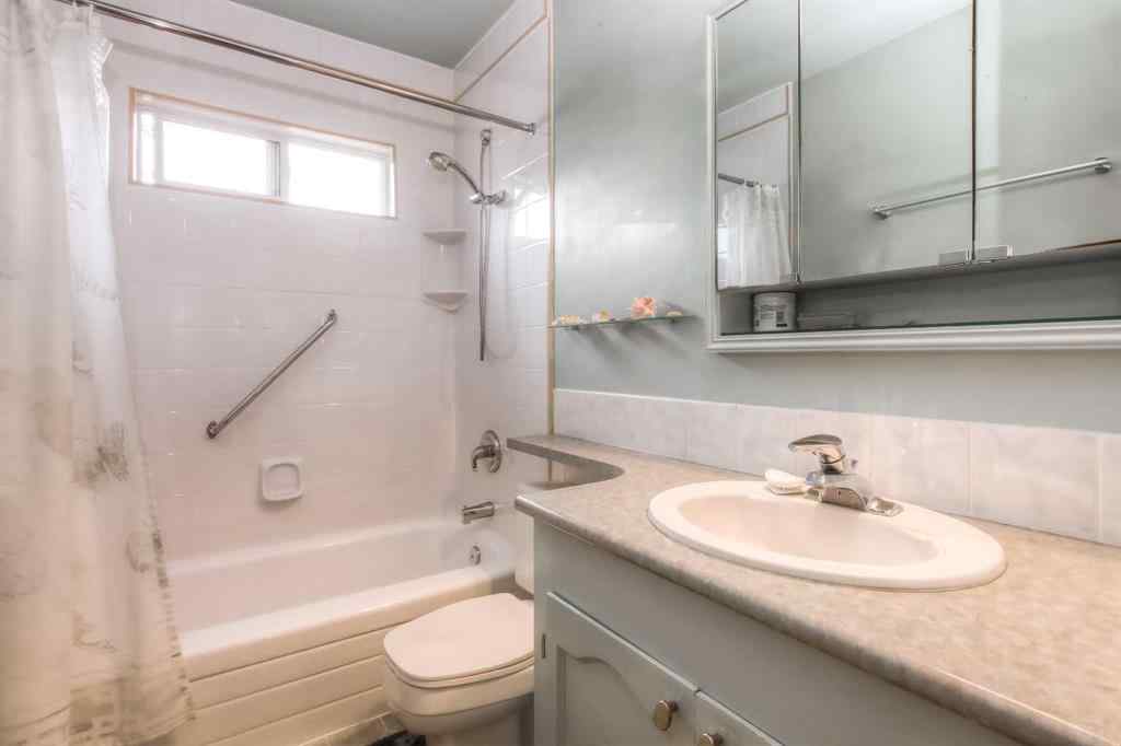 MLS® A2261667 - 82 Wedgewood Drive SW in Wildwood Calgary, Residential