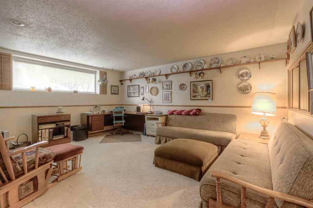 MLS® A2261667 - 82 Wedgewood Drive SW in Wildwood Calgary, Residential