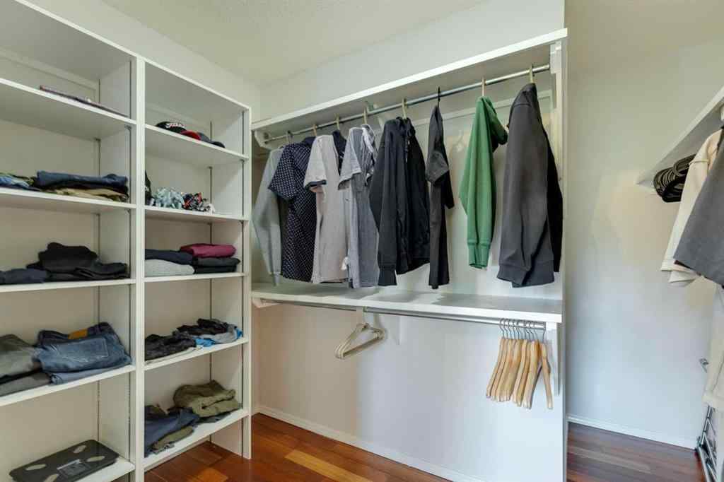 MLS® A2261673 - 2208 Sirocco Drive SW in Signal Hill Calgary, Residential