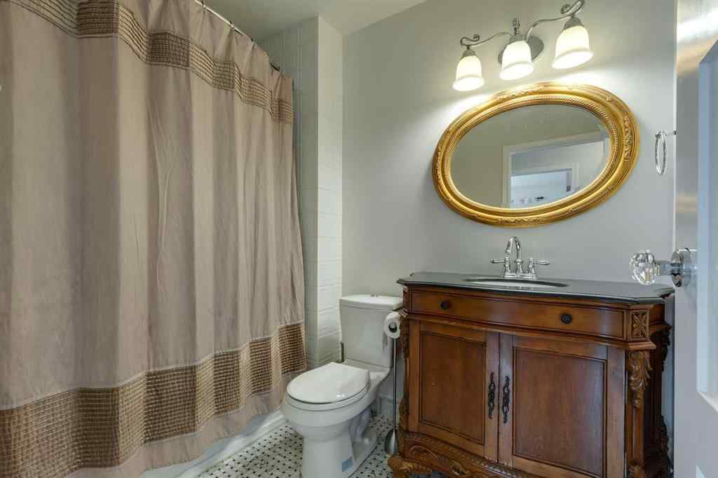 MLS® A2261673 - 2208 Sirocco Drive SW in Signal Hill Calgary, Residential