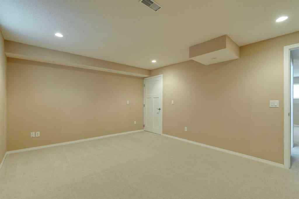 MLS® A2261673 - 2208 Sirocco Drive SW in Signal Hill Calgary, Residential