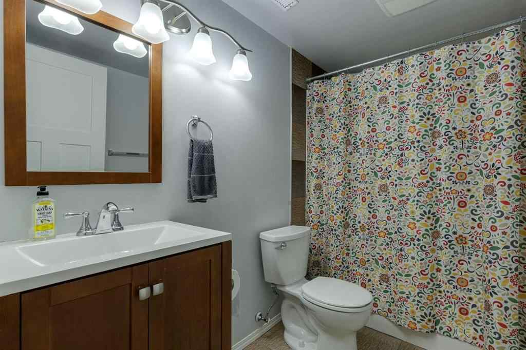 MLS® A2261673 - 2208 Sirocco Drive SW in Signal Hill Calgary, Residential