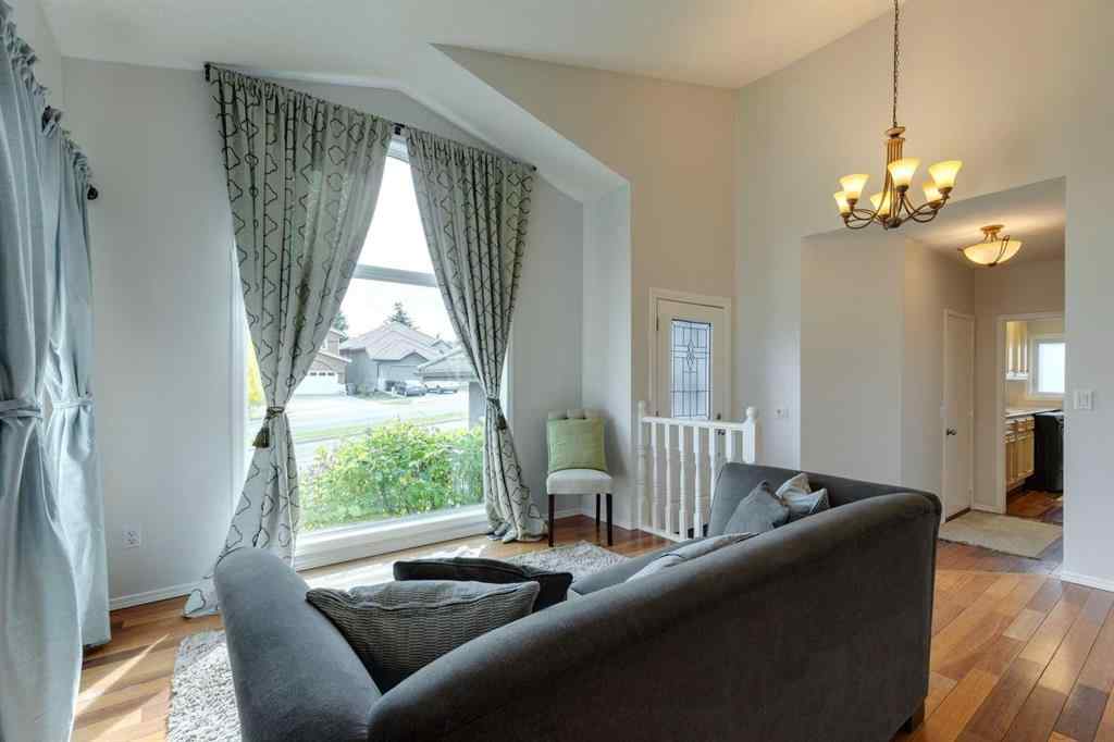 MLS® A2261673 - 2208 Sirocco Drive SW in Signal Hill Calgary, Residential