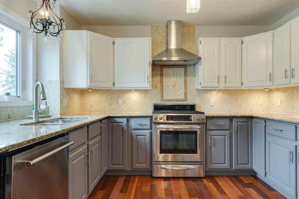 MLS® A2261673 - 2208 Sirocco Drive SW in Signal Hill Calgary, Residential