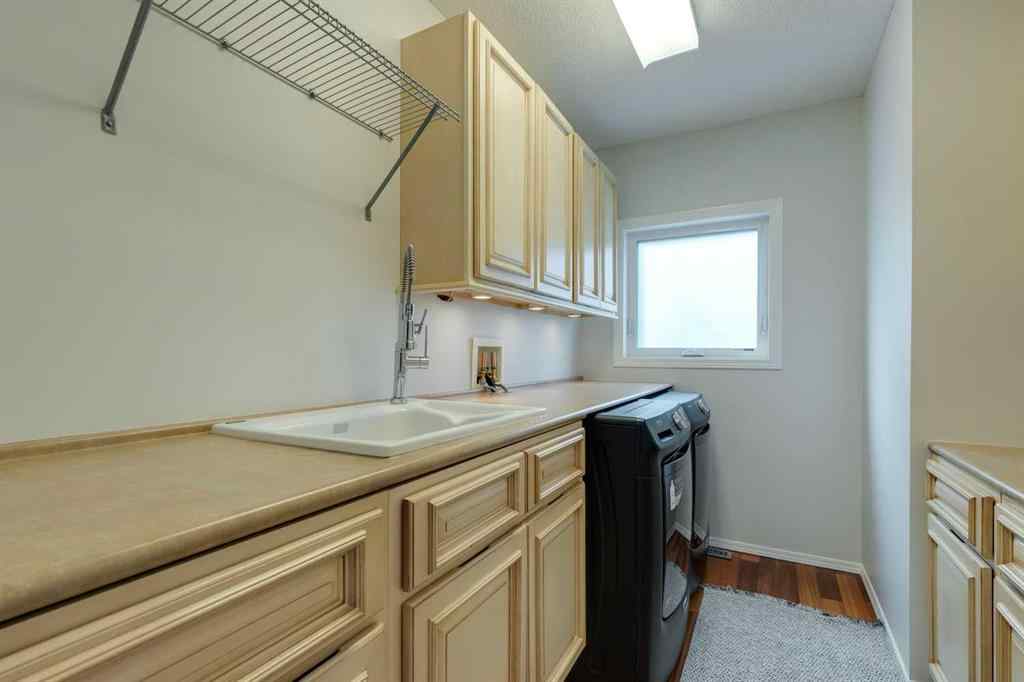 MLS® A2261673 - 2208 Sirocco Drive SW in Signal Hill Calgary, Residential