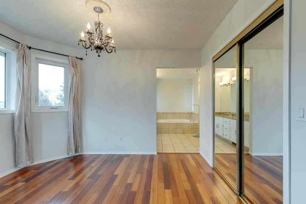 MLS® A2261673 - 2208 Sirocco Drive SW in Signal Hill Calgary, Residential