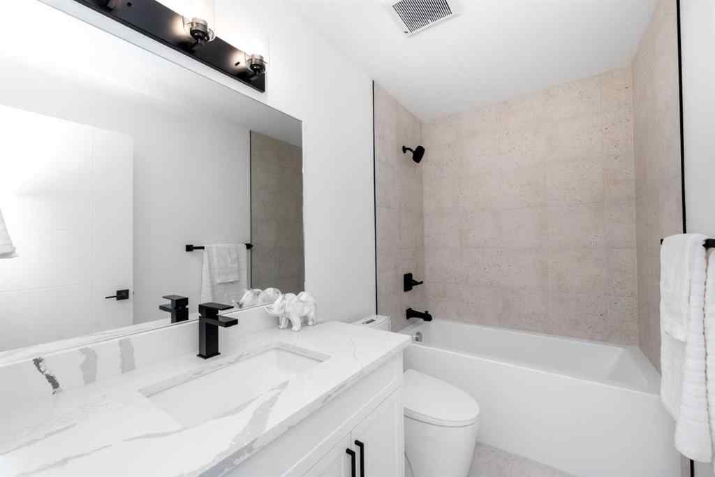 MLS® A2261674 - 2402 Westmount Road NW in West Hillhurst Calgary, Residential