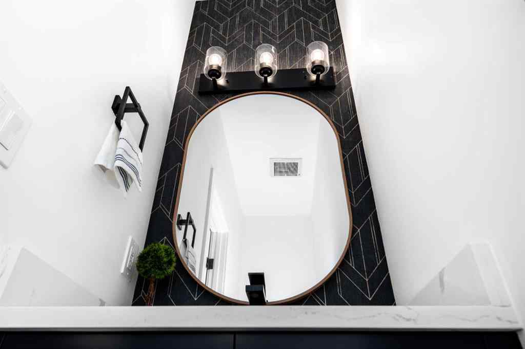 MLS® A2261674 - 2402 Westmount Road NW in West Hillhurst Calgary, Residential