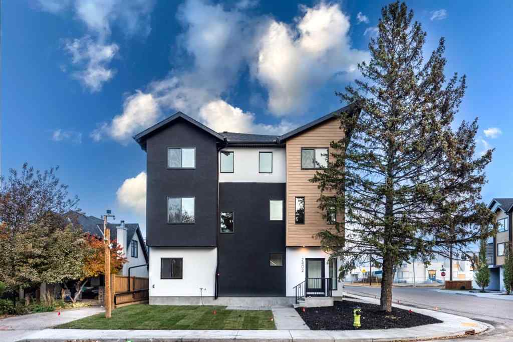 MLS® A2261674 - 2402 Westmount Road NW in West Hillhurst Calgary, Residential