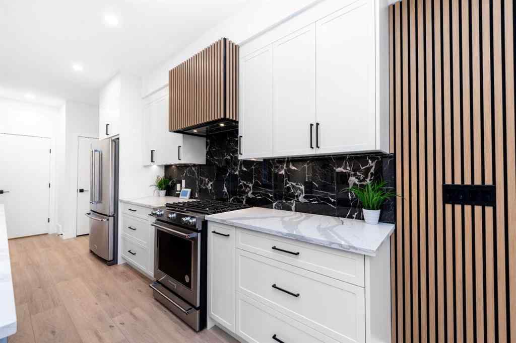 MLS® A2261674 - 2402 Westmount Road NW in West Hillhurst Calgary, Residential