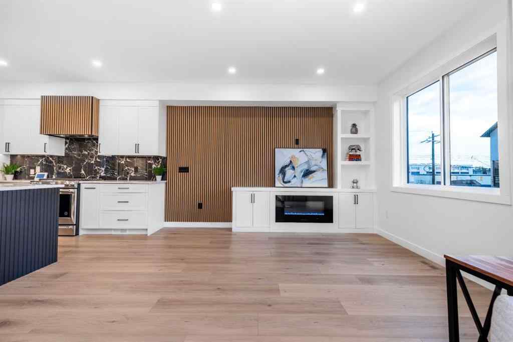 MLS® A2261674 - 2402 Westmount Road NW in West Hillhurst Calgary, Residential