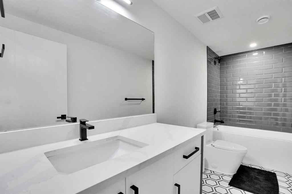 MLS® A2261678 - 179 Kinniburgh Loop   in Kinniburgh South Chestermere, Residential