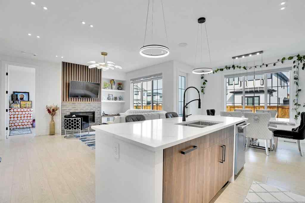 MLS® A2261678 - 179 Kinniburgh Loop   in Kinniburgh South Chestermere, Residential